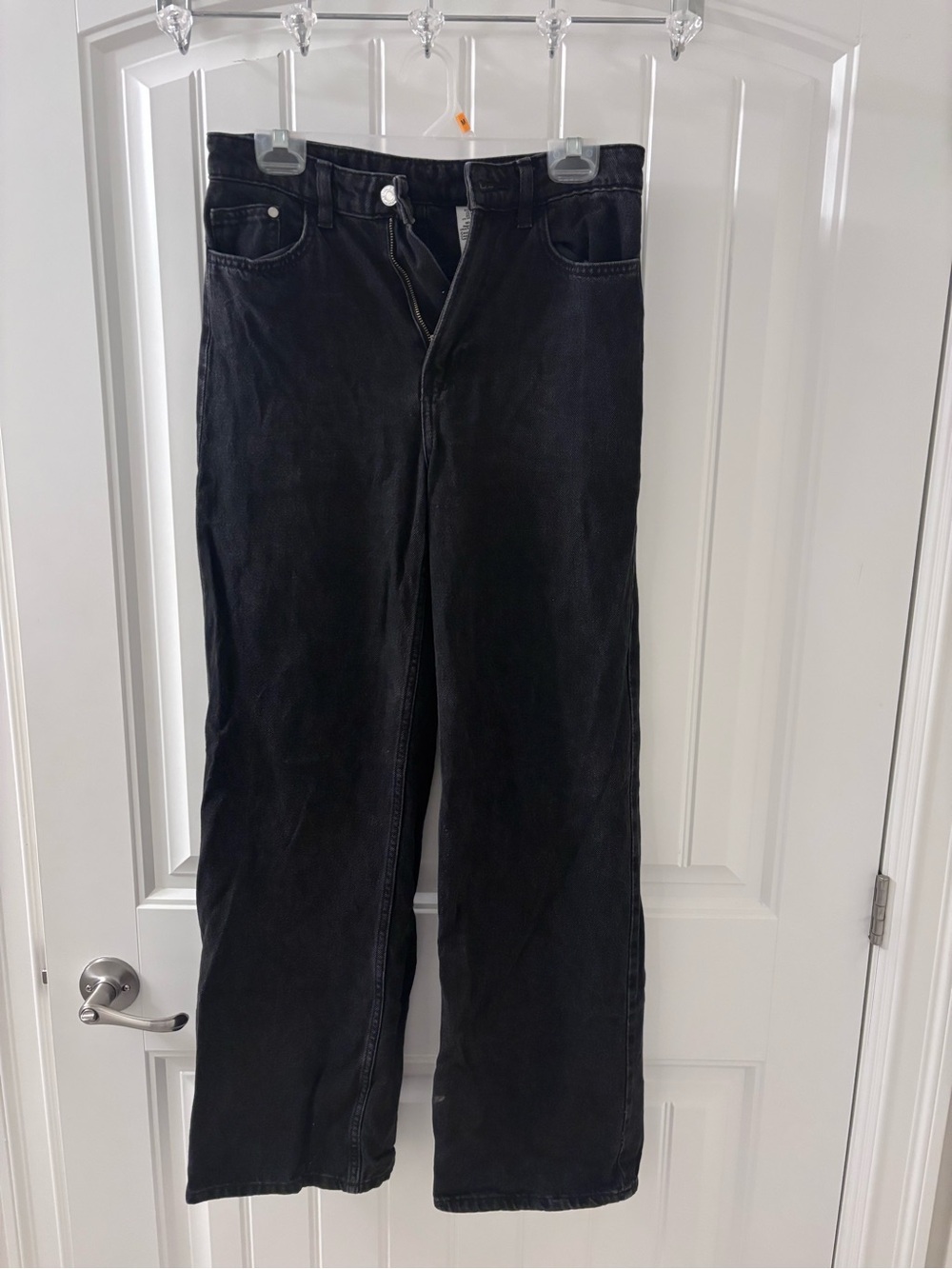 H&M Women’s Black Straight-Leg Jeans